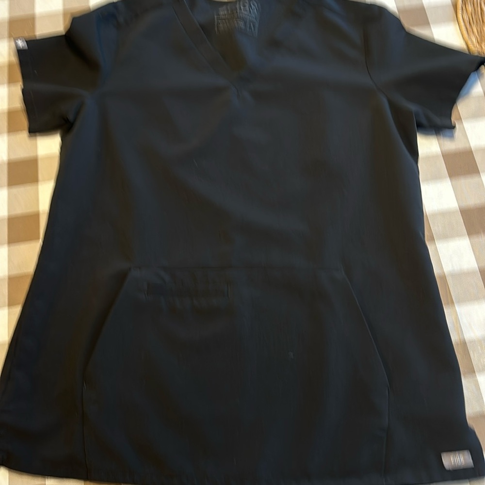 Figs scrubs front pouch size small black scrubs